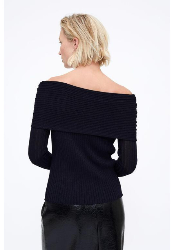 Top punto canalé con cuello barco 