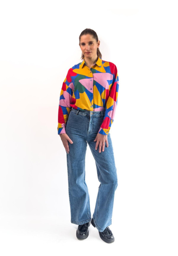 Pantalón vaquero con bordado de corazón