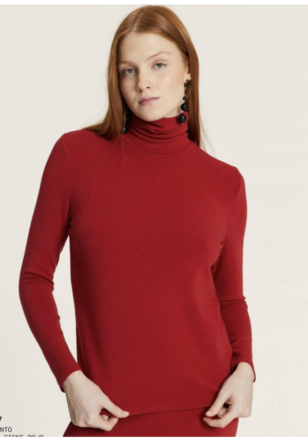Top Cuello Cisne Punto Rojo