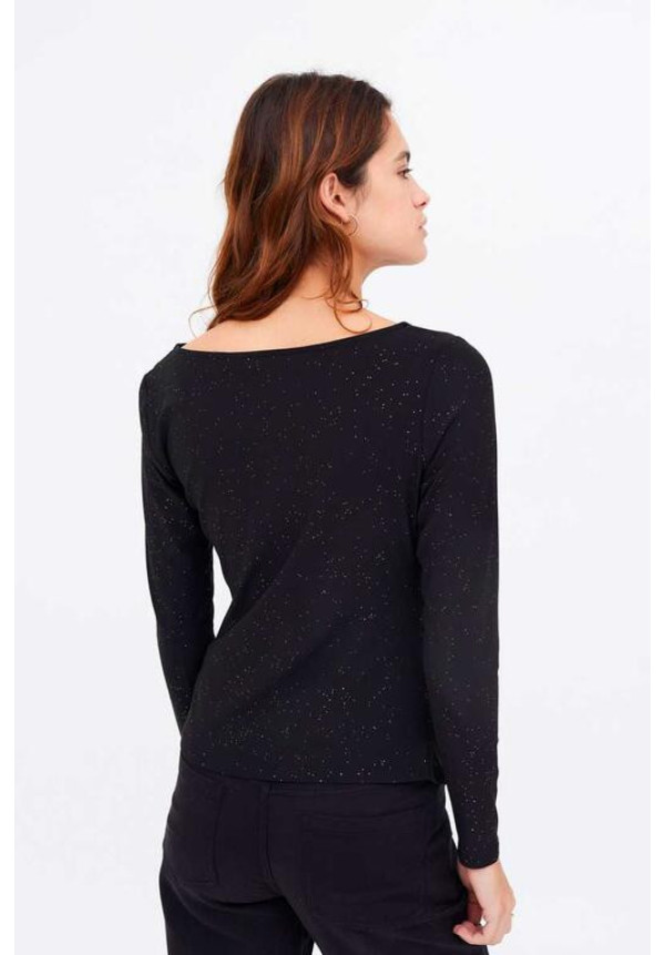 Camiseta Cuello Barco Negro