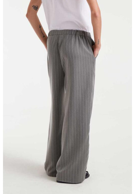 Pantalón raya diplomática verde