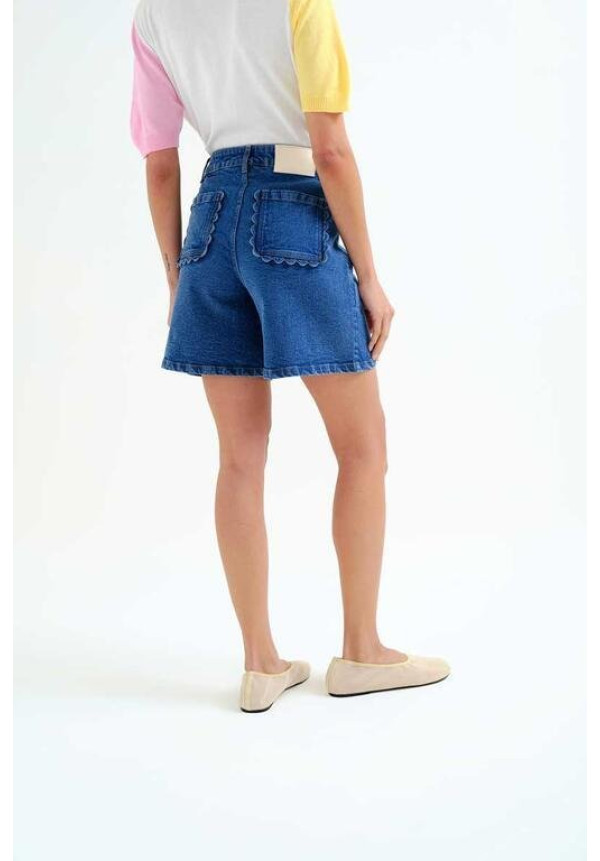 Shorts vaquero azul con detalle de ondas