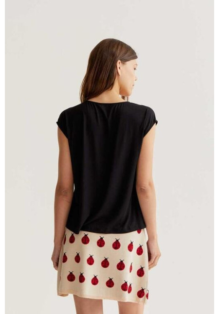 Camiseta negra manga sisa