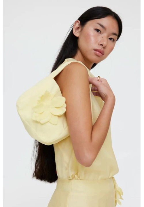 Bolso de mano amarillo claro
