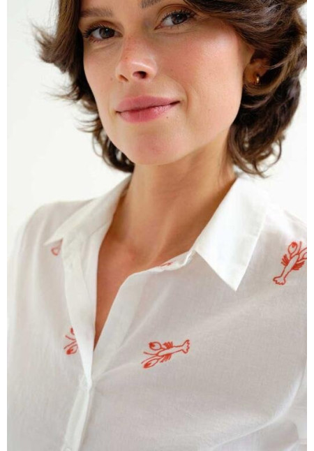 Camisa con bordado de Lagosta roja