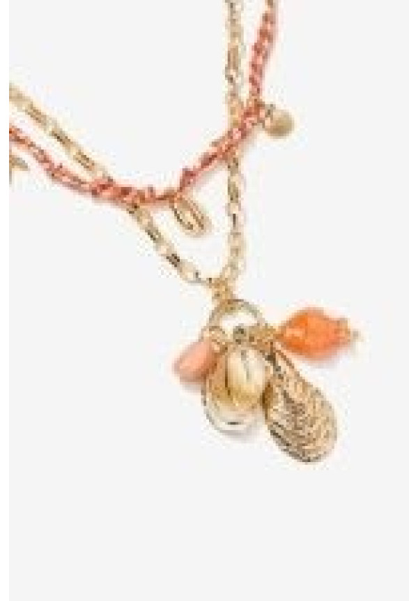Collar dorado con conchas