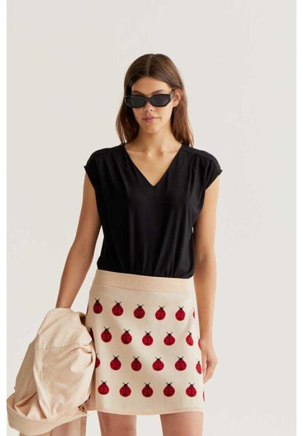 Camiseta negra manga sisa