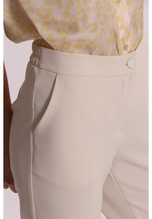 Pantalón pitillo con goma elástica