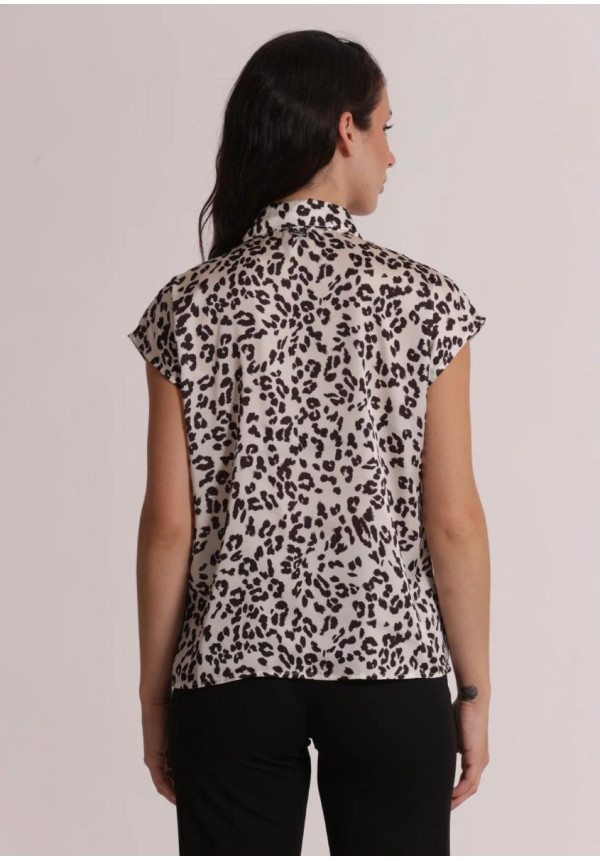 Camisa de manga corta animal print