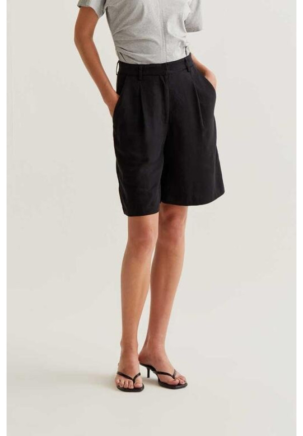 Short tiro alto negro