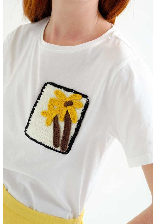 Camiseta 100% algodón con palmera bordada