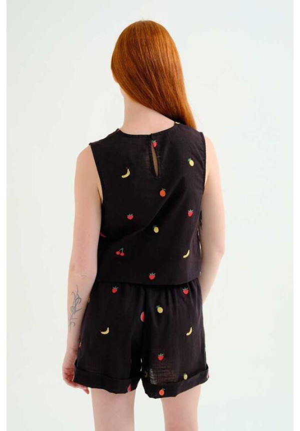 Top 100% algodón negro con bordado  de Ensalada de frutas