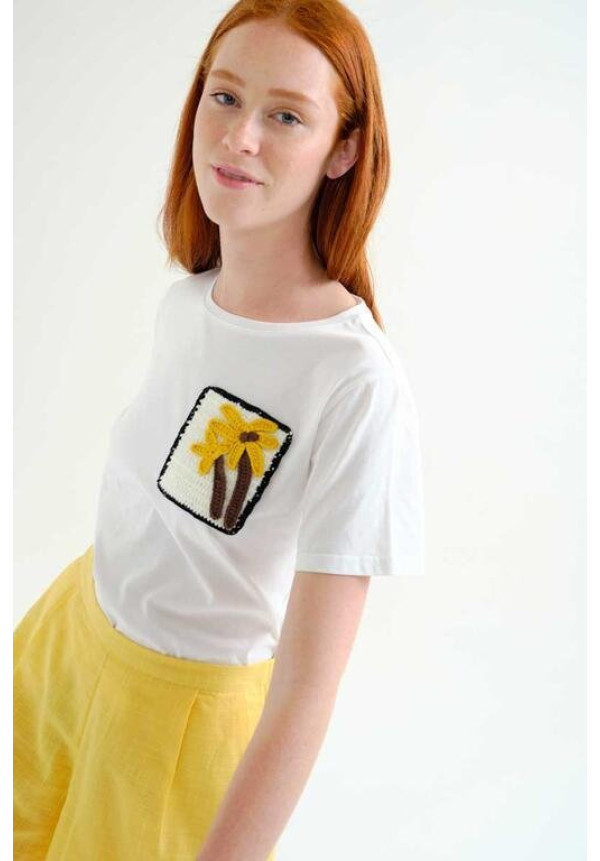Camiseta 100% algodón con palmera bordada